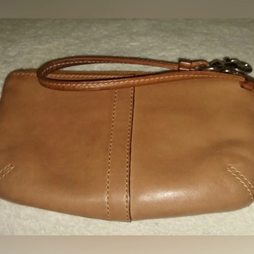 EC Coach Soho Capri Vintage wristlet F42135 - Picture 5 of 9